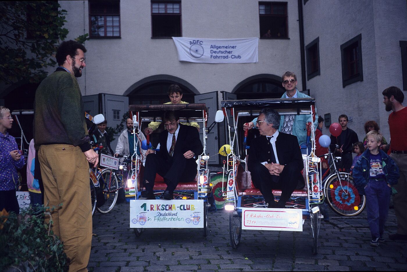 Auch vor 35 Jahren waren in Bayern Rikschas im Einsatz