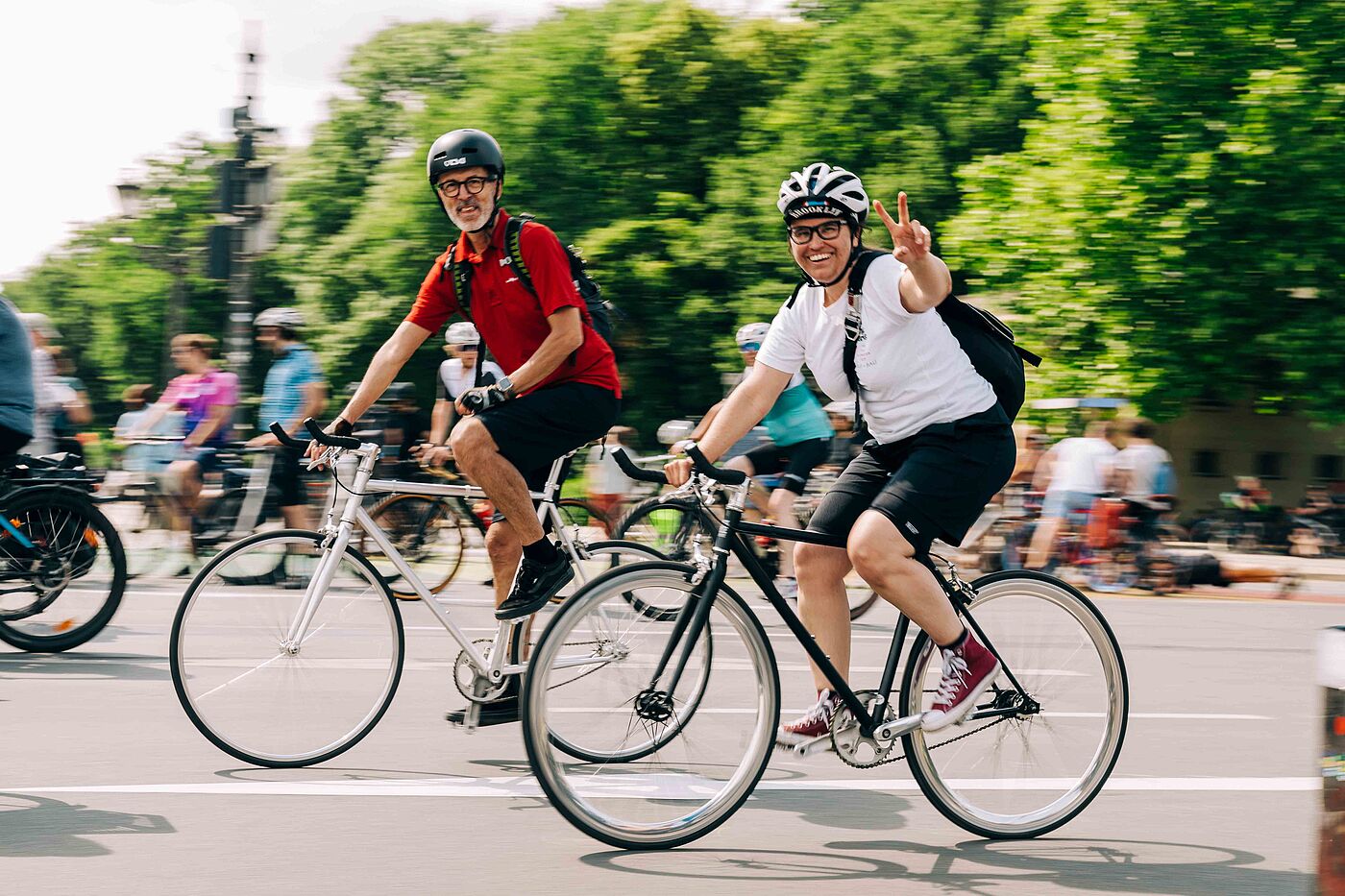 ADFC Sternfahrt am 2. Juni 2024 in Berlin Noch ein paar Ehrenrunden um den Großen Stern bei der ADFC-Sternfahrt