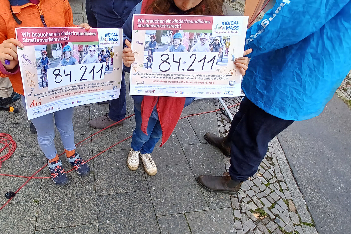 KidicalMass 2022 Unterschriften bei der KidicalMass 2022