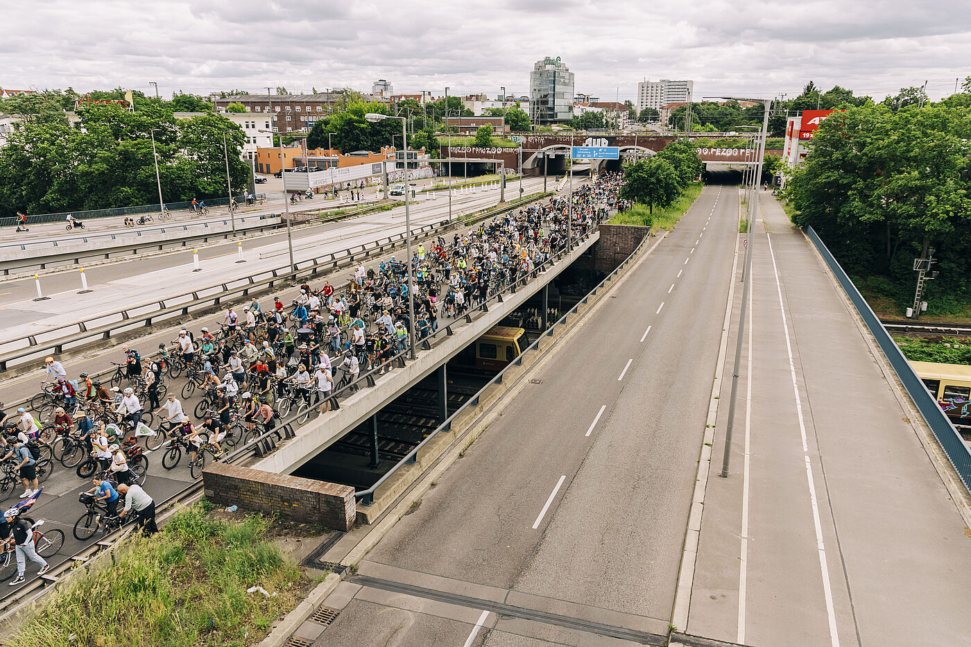 Sternfahrt 2026 Autobahn Radfahrende aut der Stadtautobahn