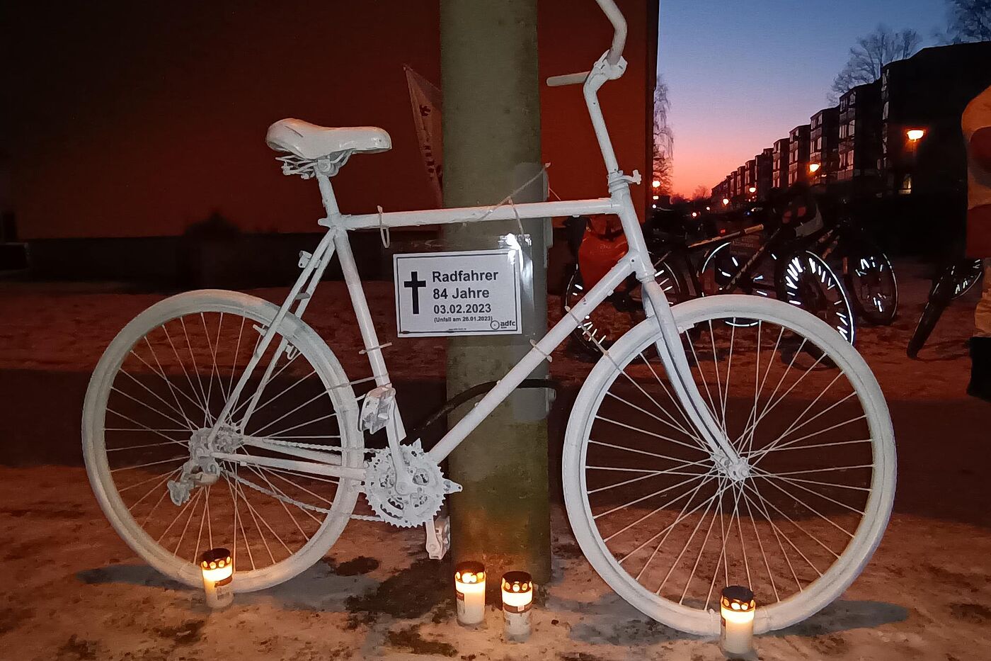 Geisterrad für verstorbenen Radfahrer in Weißensee Geisterrad für verstorbenen Radfahrer in Weißensee