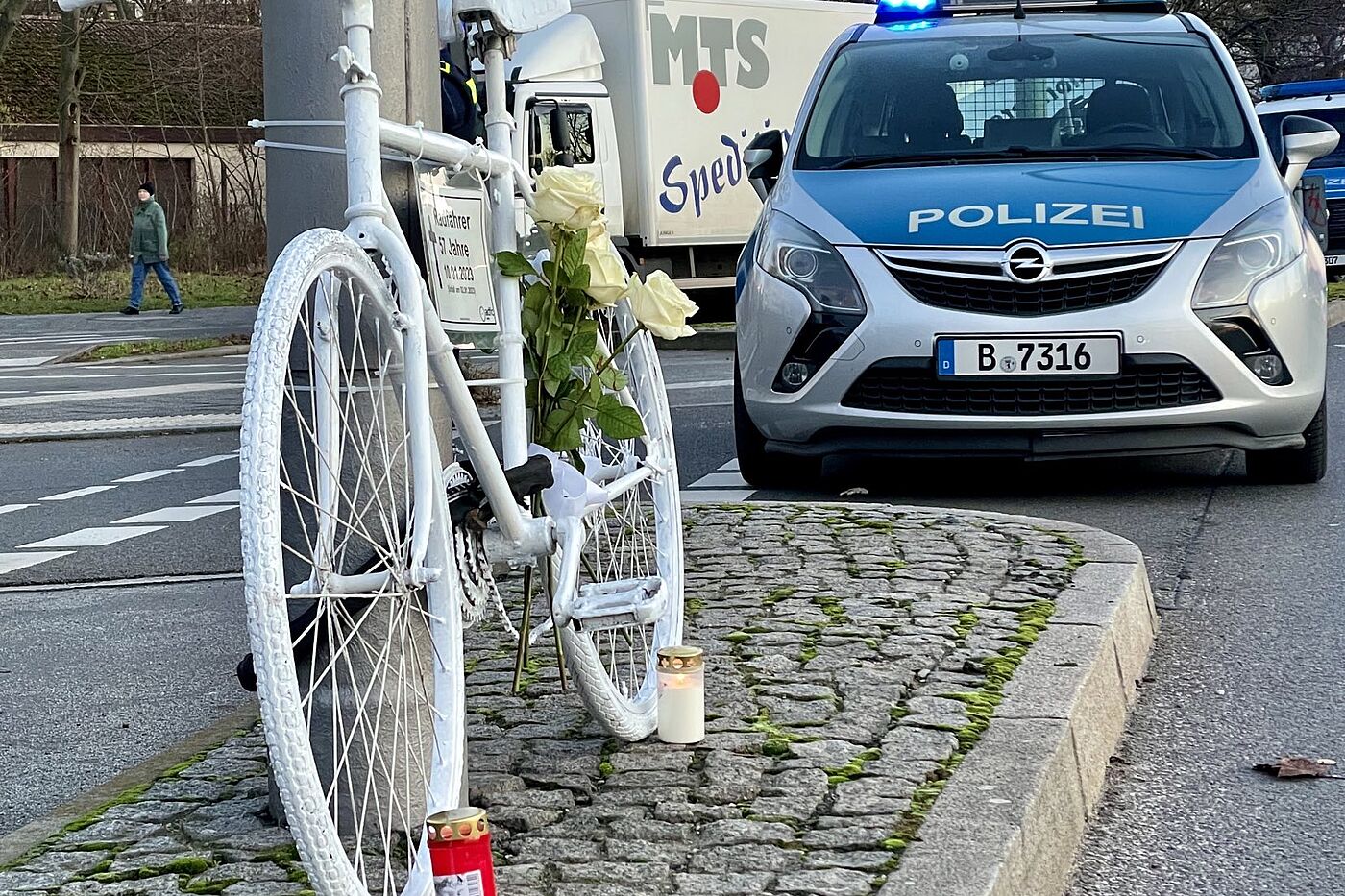 Geisterrad für getöteten Radfahrer in Spandau Geisterrad für getöteten Radfahrer in Spandau