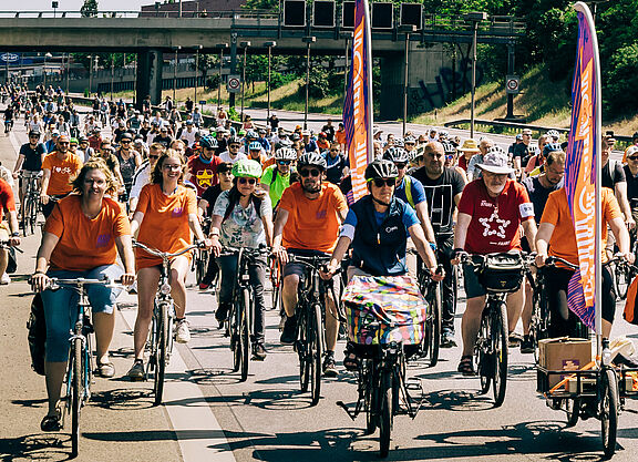 ADFC Sternfahrt ADFC-Sternfahrt: Das Fahrradhighlight des Jahres führt auch über die Autobahn