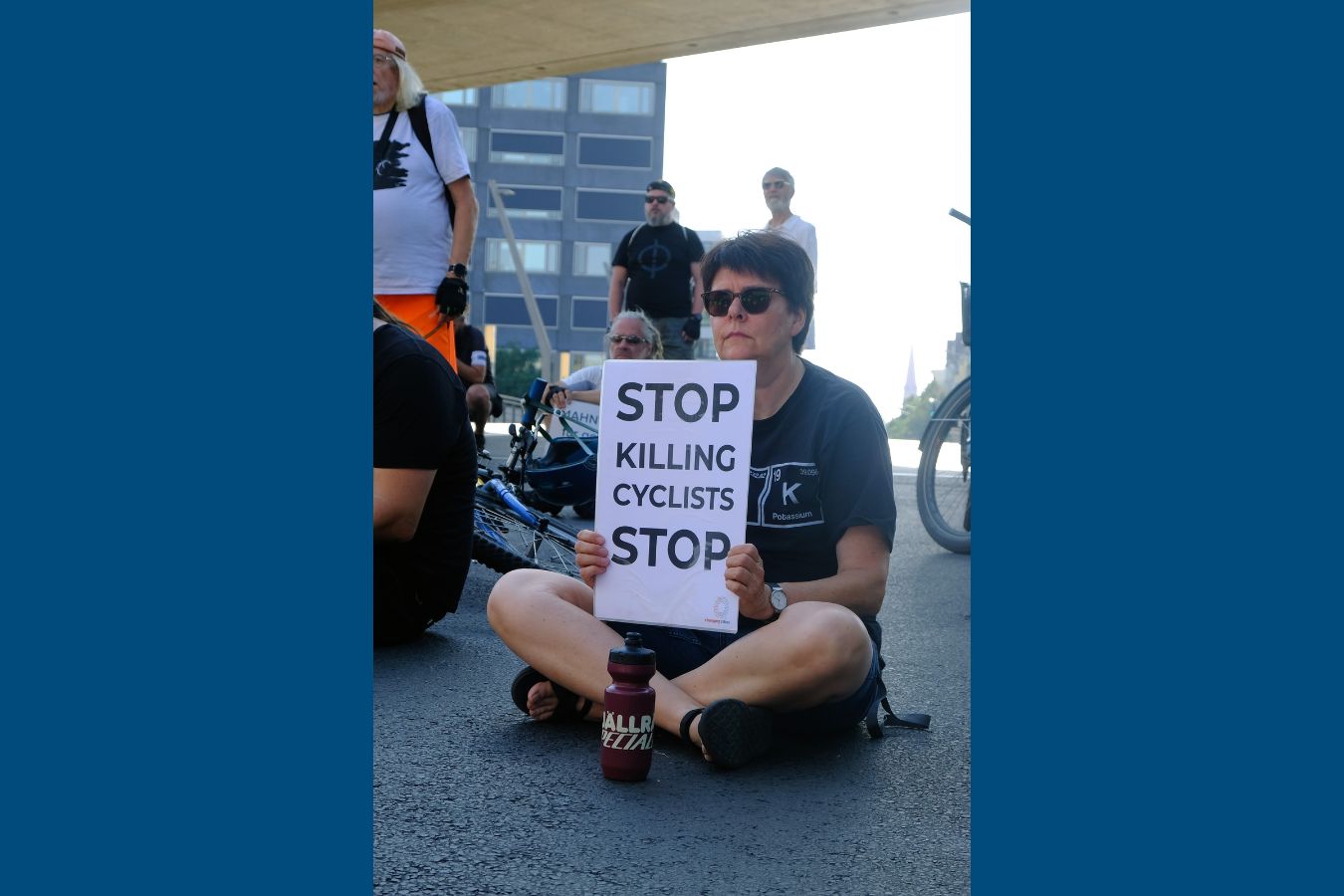 Demoschild auf VisionZero-Demo: "Stop killing cyclists" Demoschild auf VisionZero-Demo: "Stop killing cyclists"