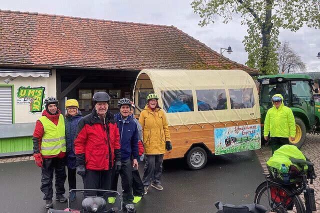 Gruppenfoto-Obersinn-Traktor