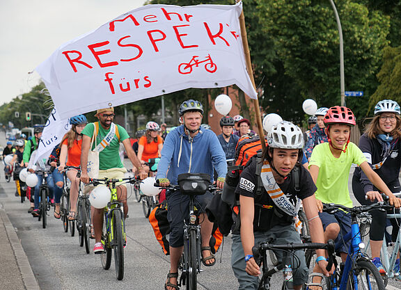 jufafe 2019 Raddemo Mehr Respekt Zum Abschluss jedes jufafes gibt es eine Fahrrad-Demo.