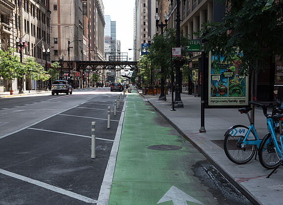 Protected Bike Lanes Protected Bike Lanes (kurz: PBL, deutsch: Geschützte Radfahrstreifen) sind ein vom ADFC aus Nordamerika importiertes Konzept.